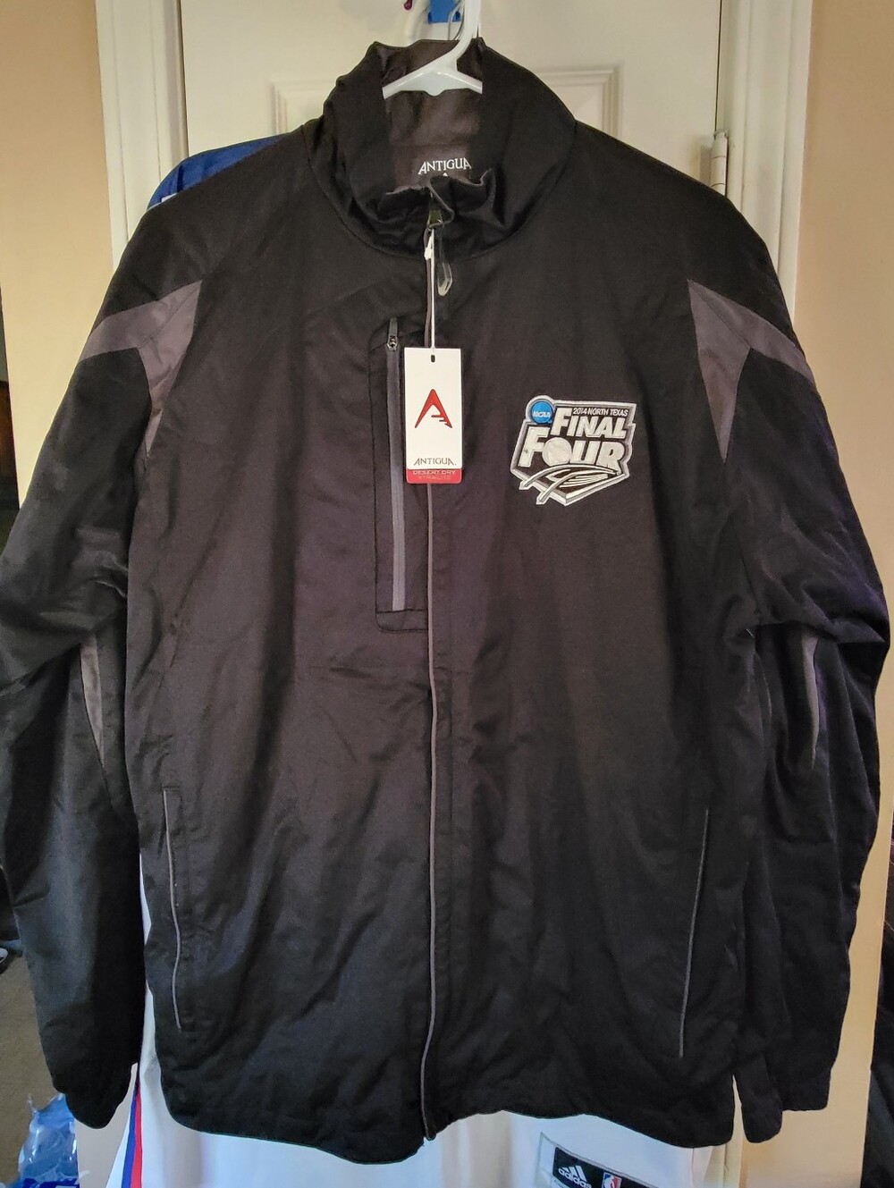 NCAA Mens Final Four 2014 Jacket w/ Gray Accents. New w/ Tags